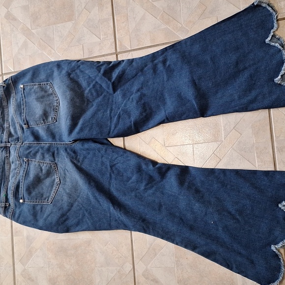 q Cato Stretch Wide Diamond Studded Legs Size 18WP - Picture 3 of 5